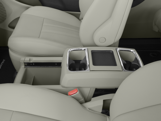 2016 Chrysler Town & Country LX