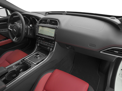 2017 Jaguar XE 35t R-Sport