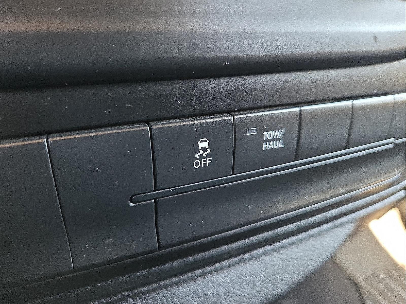 2020 RAM 1500 Classic SLT Crew Cab 4x2 6'4" Box