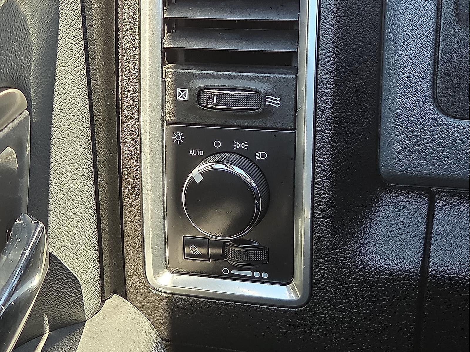 2020 RAM 1500 Classic SLT Crew Cab 4x2 6'4" Box