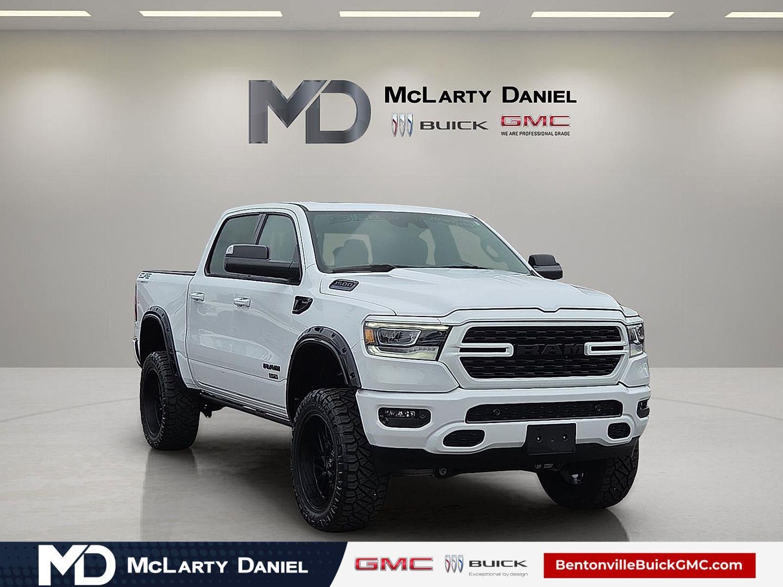 2023 RAM 1500 Big Horn/Lone Star 4x4 Crew Cab 5'7's photo