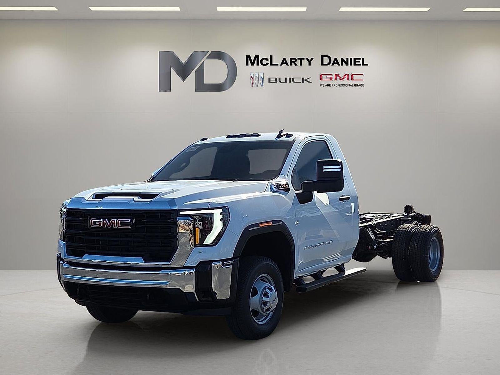 2026 GMC Sierra 3500 HD Chassis Cab Pro