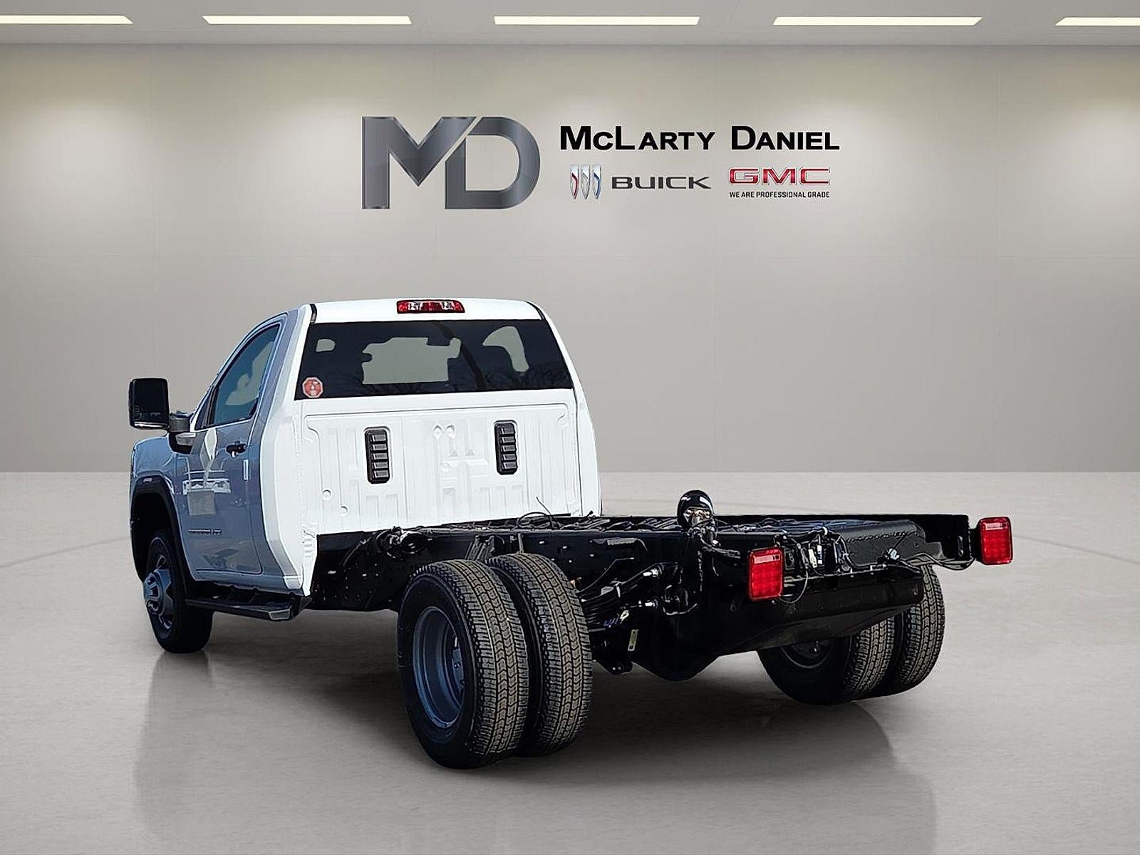 2026 GMC Sierra 3500 HD Chassis Cab Pro