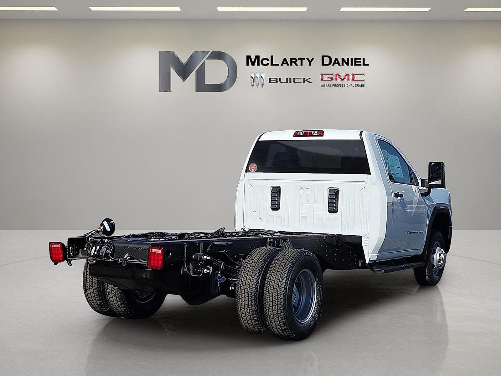 2026 GMC Sierra 3500 HD Chassis Cab Pro