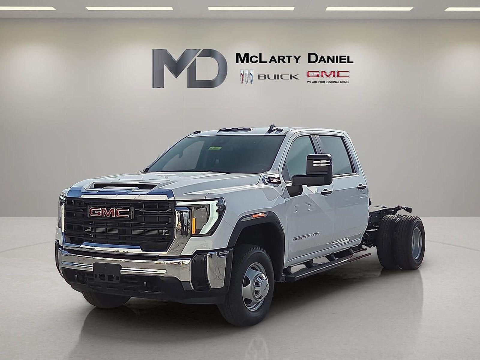 2026 GMC Sierra 3500 HD Chassis Cab Pro