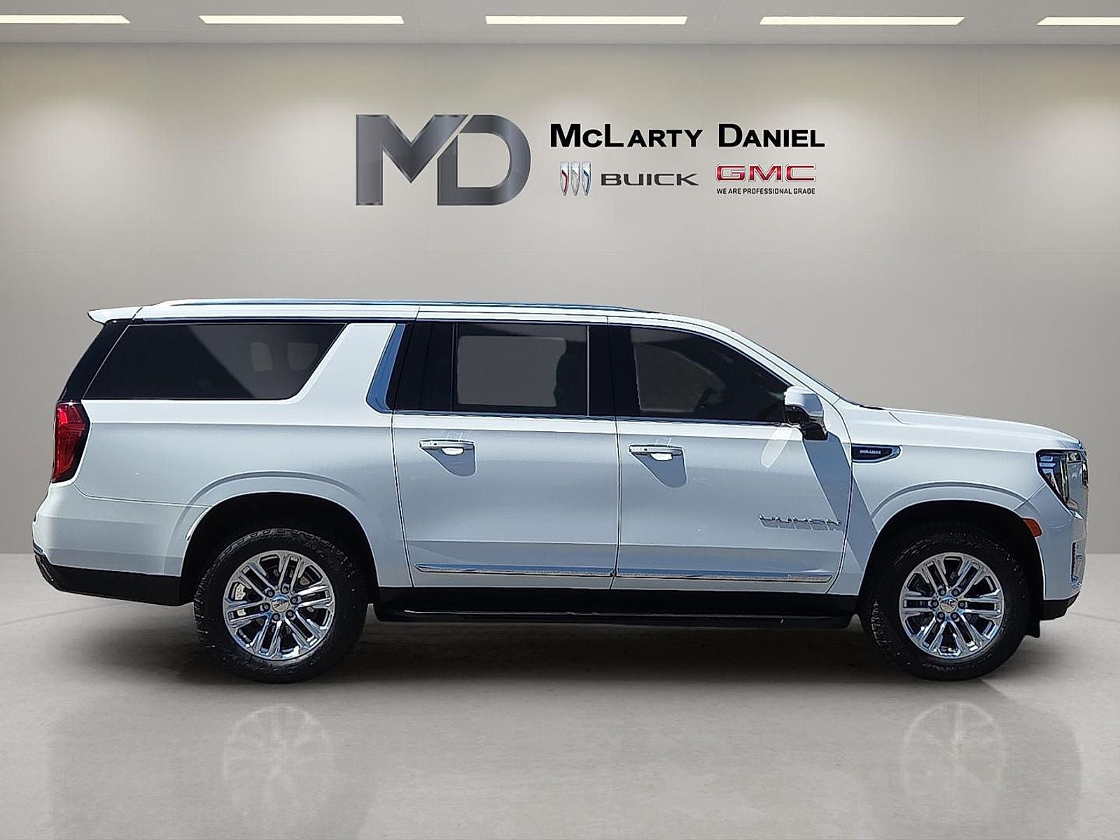 2022 GMC Yukon XL SLT