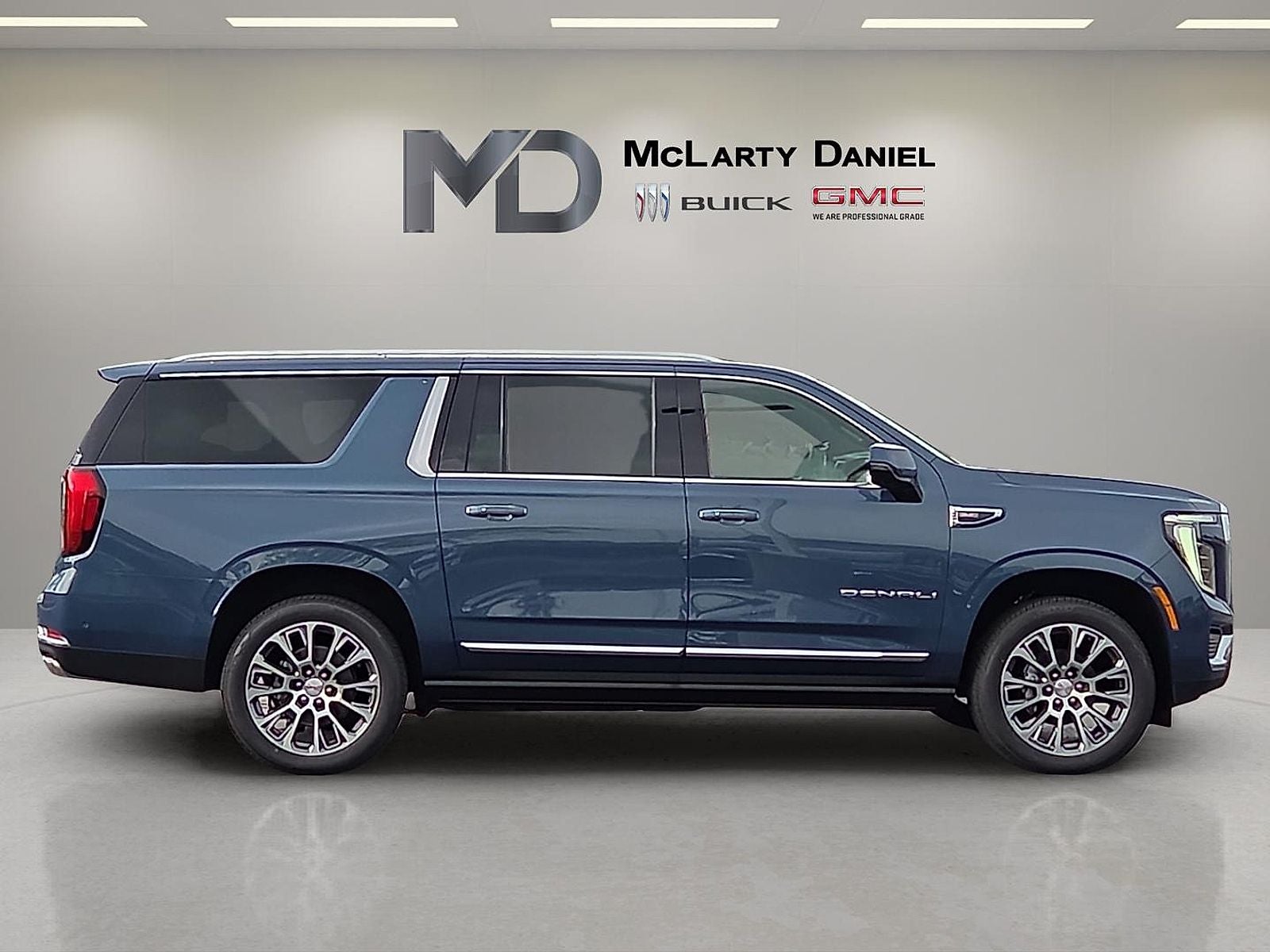 2026 GMC Yukon XL Denali - Photo 6