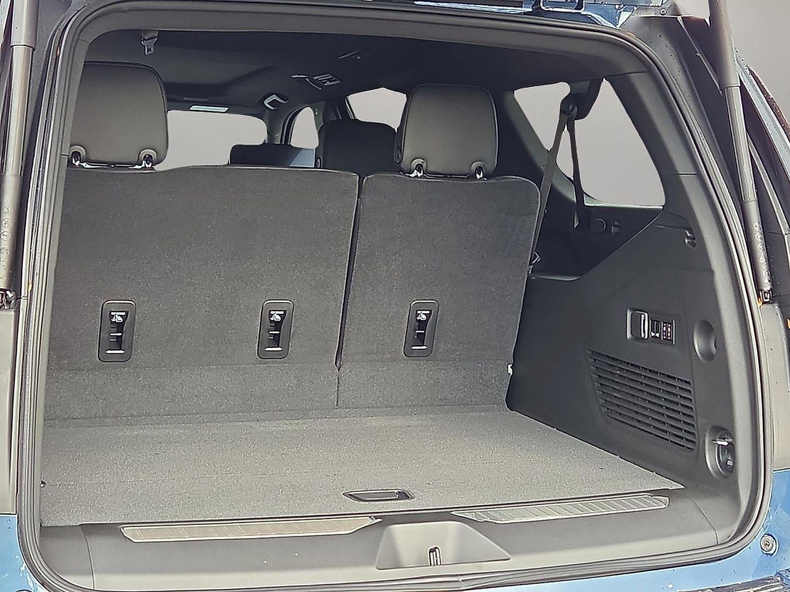 2026 GMC Yukon XL Denali - Photo 9