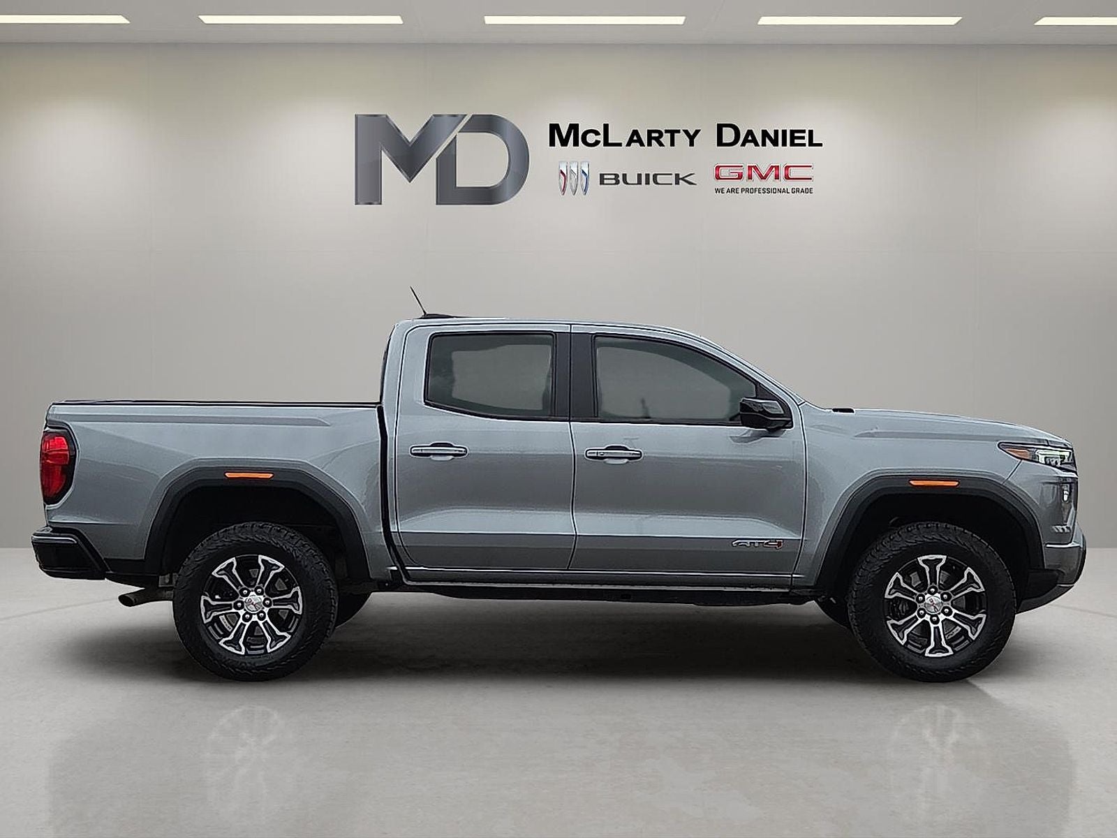 2023 GMC Canyon AT4