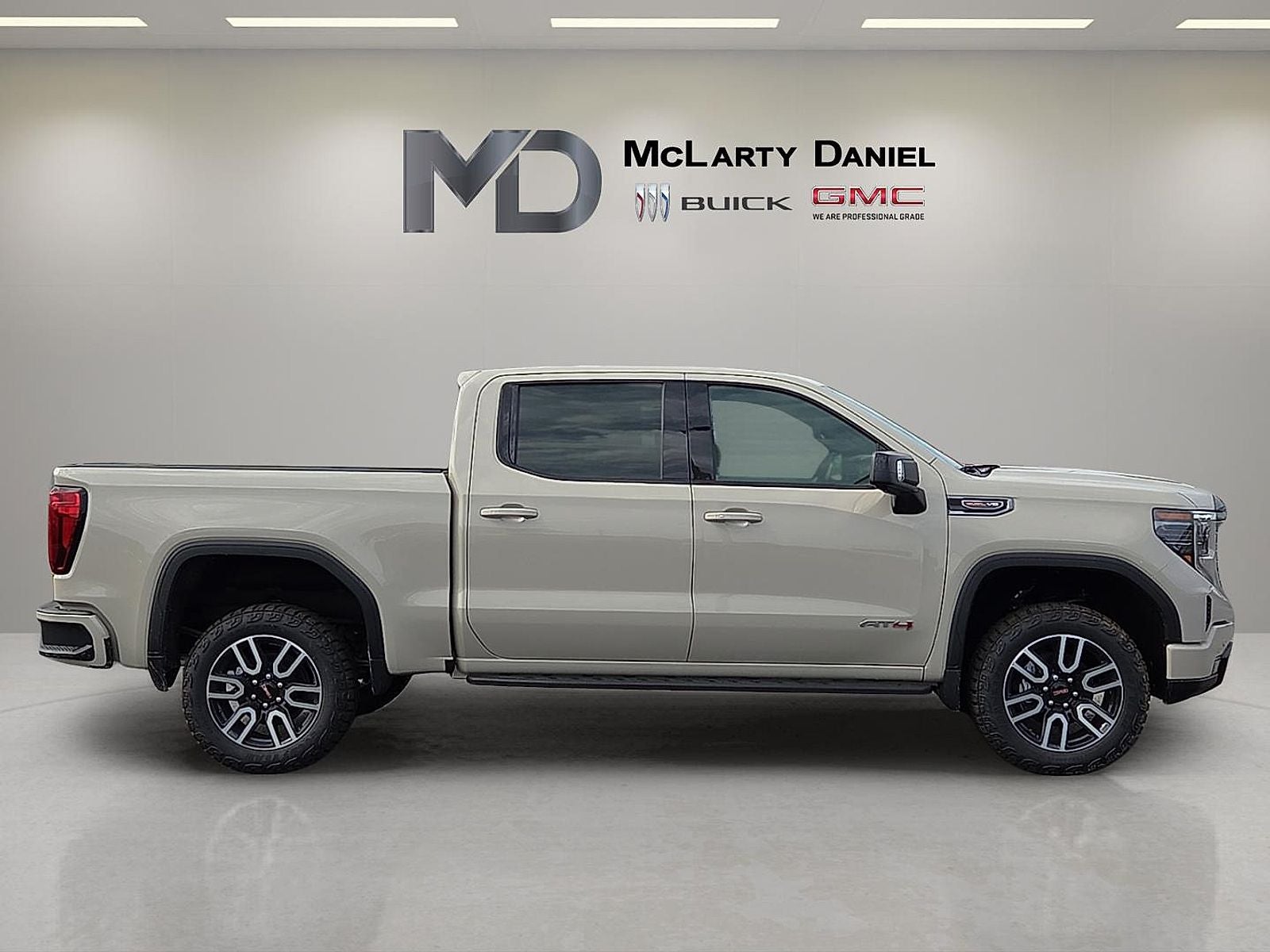 2026 GMC Sierra 1500 AT4 - Photo 6