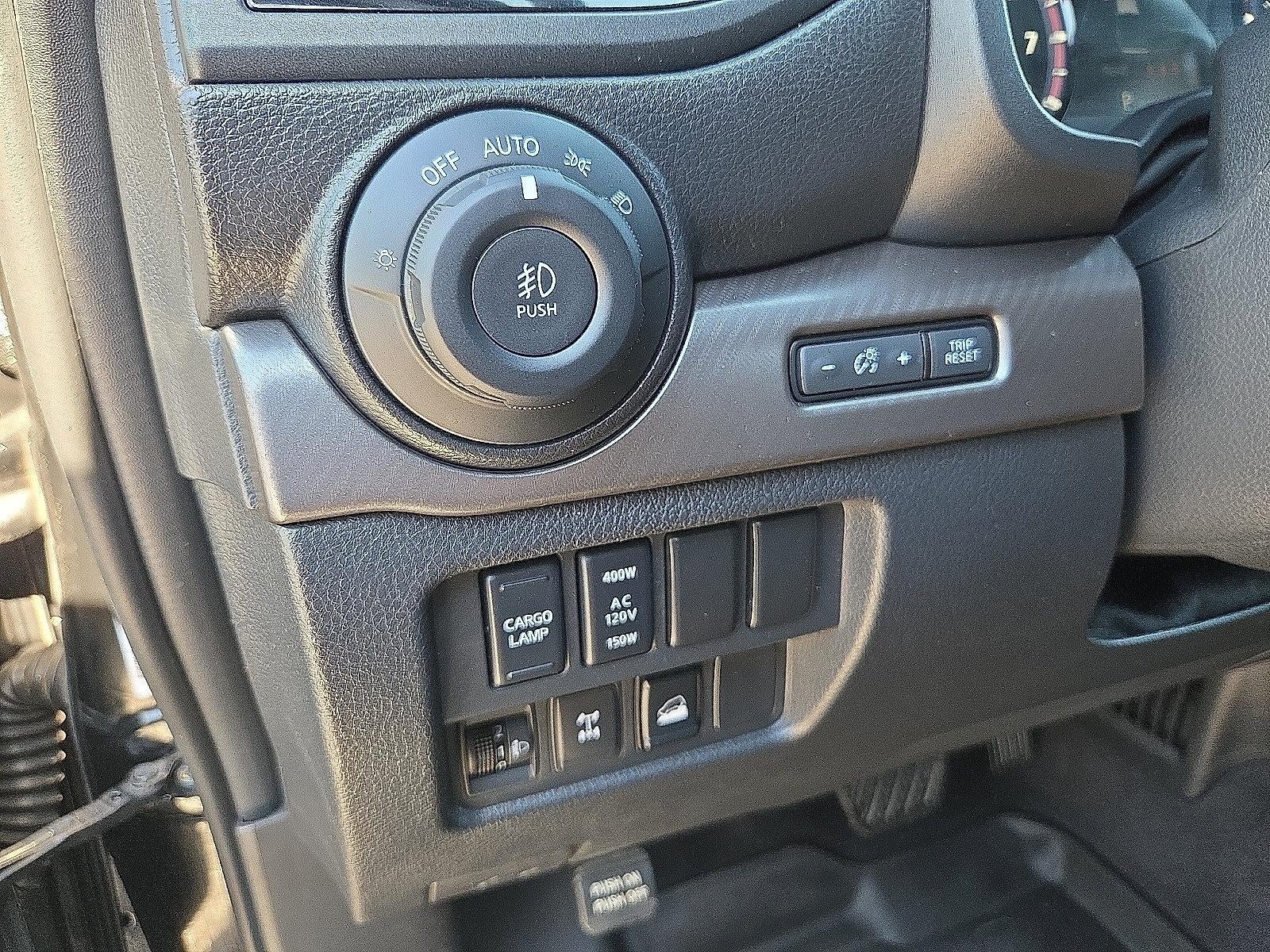 2023 Nissan TITAN Crew Cab PRO-4X 4x4