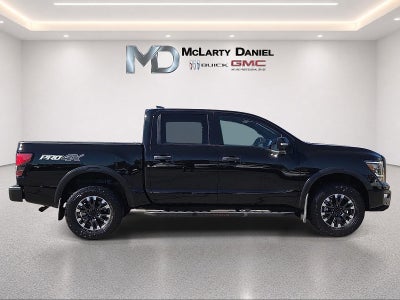 2023 Nissan TITAN Crew Cab PRO-4X 4x4