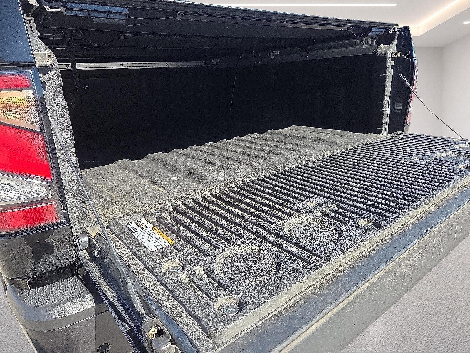 2023 Nissan TITAN Crew Cab PRO-4X 4x4