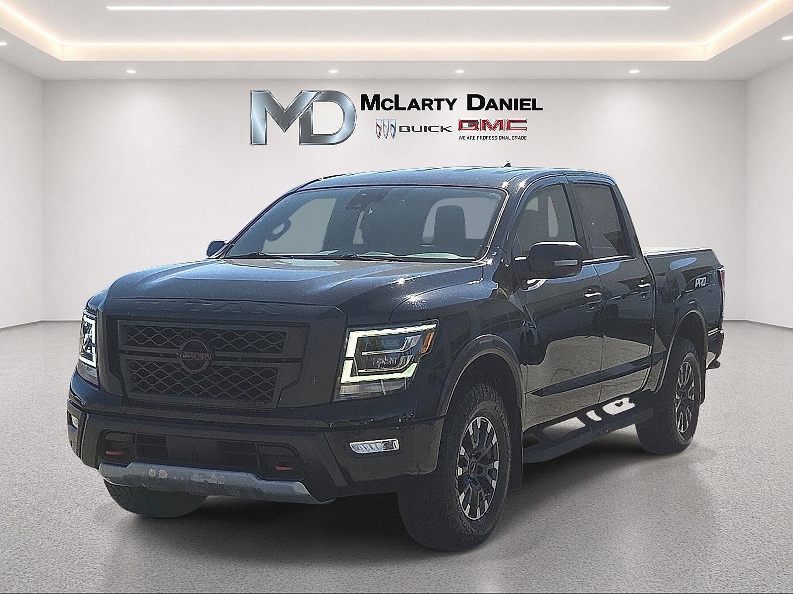 2023 Nissan TITAN Crew Cab PRO-4X 4x4