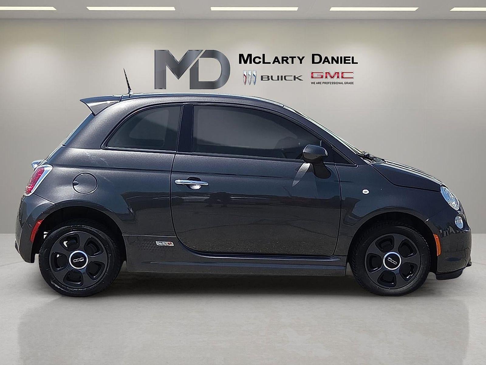 2019 FIAT 500e Base