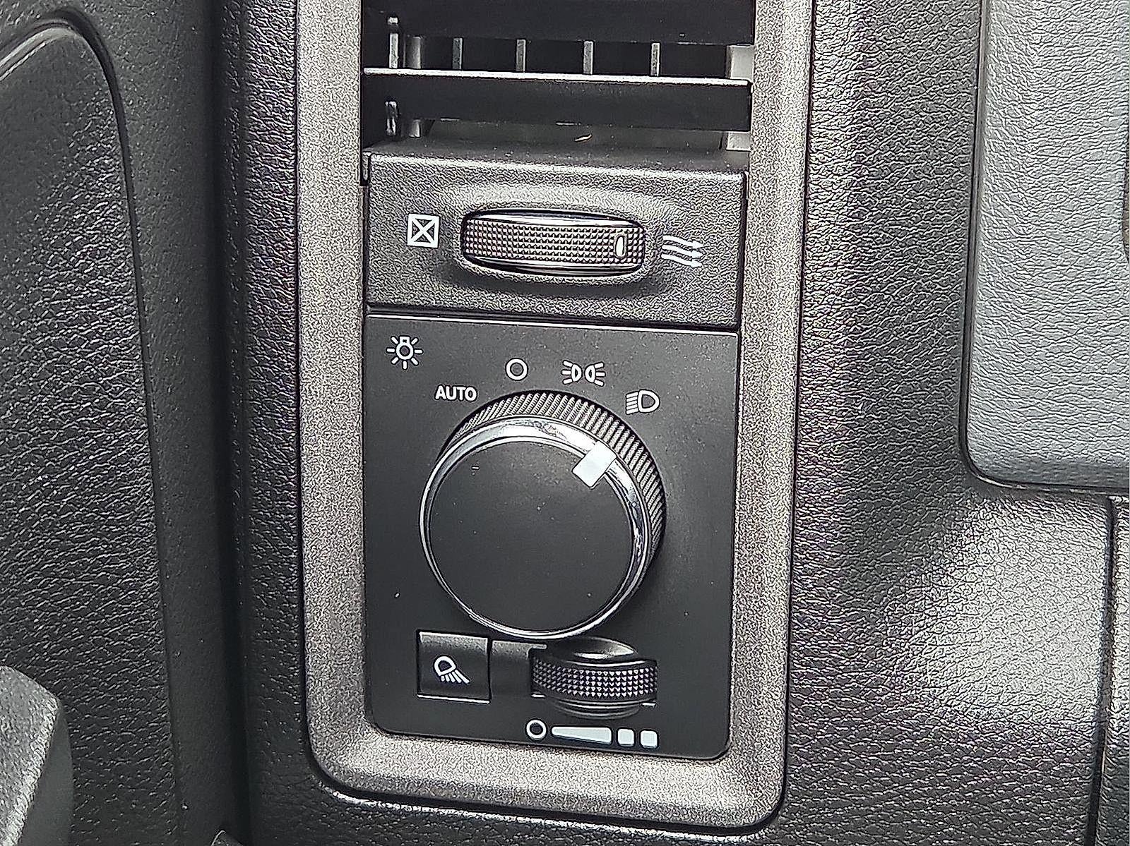 2017 RAM 2500 Tradesman Crew Cab 4x4 6'4" Box