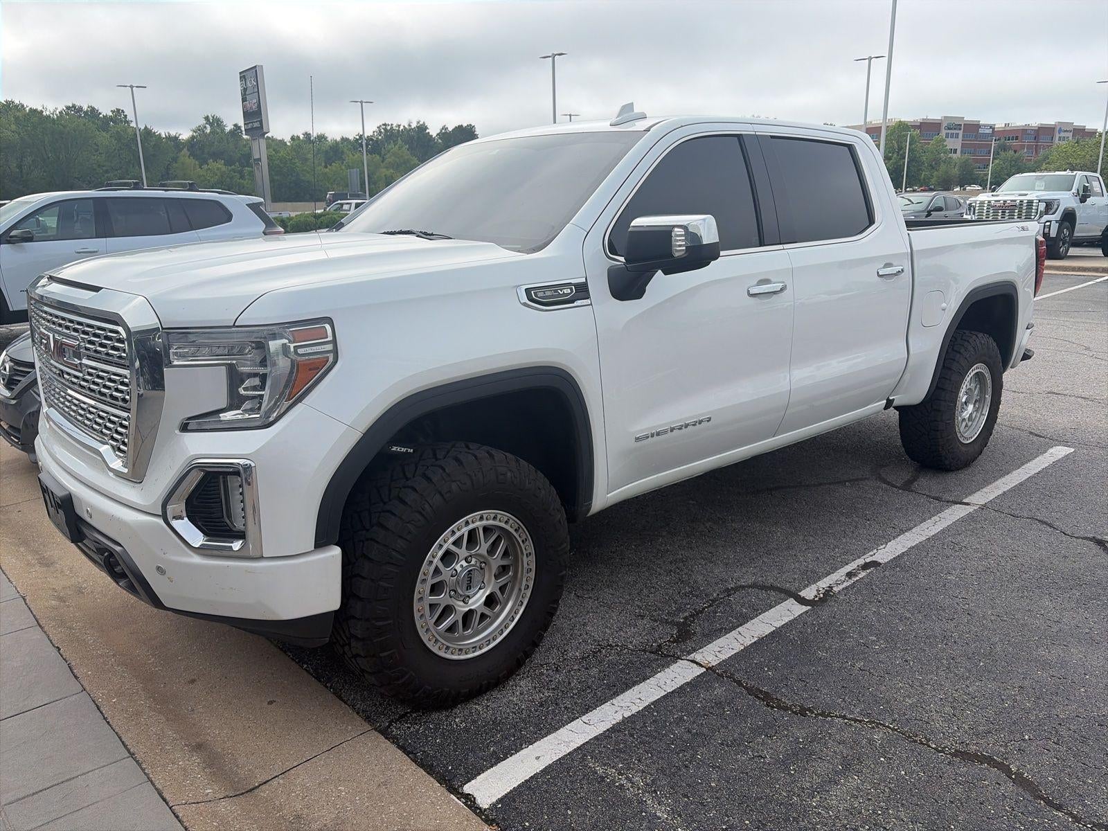 2020 GMC Sierra 4WD Crew Cab Short Box SLT's photo