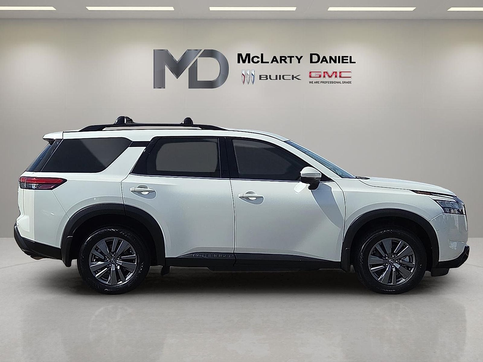 2024 Nissan Pathfinder SV 4WD