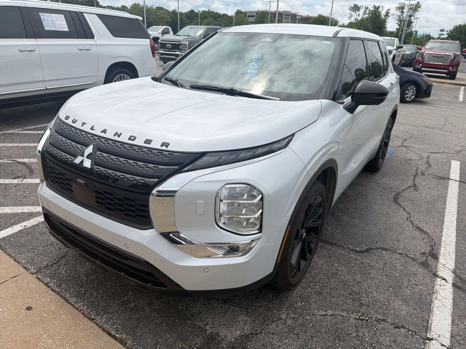 2024 Mitsubishi Outlander SE Black Edition S-AWC's photo