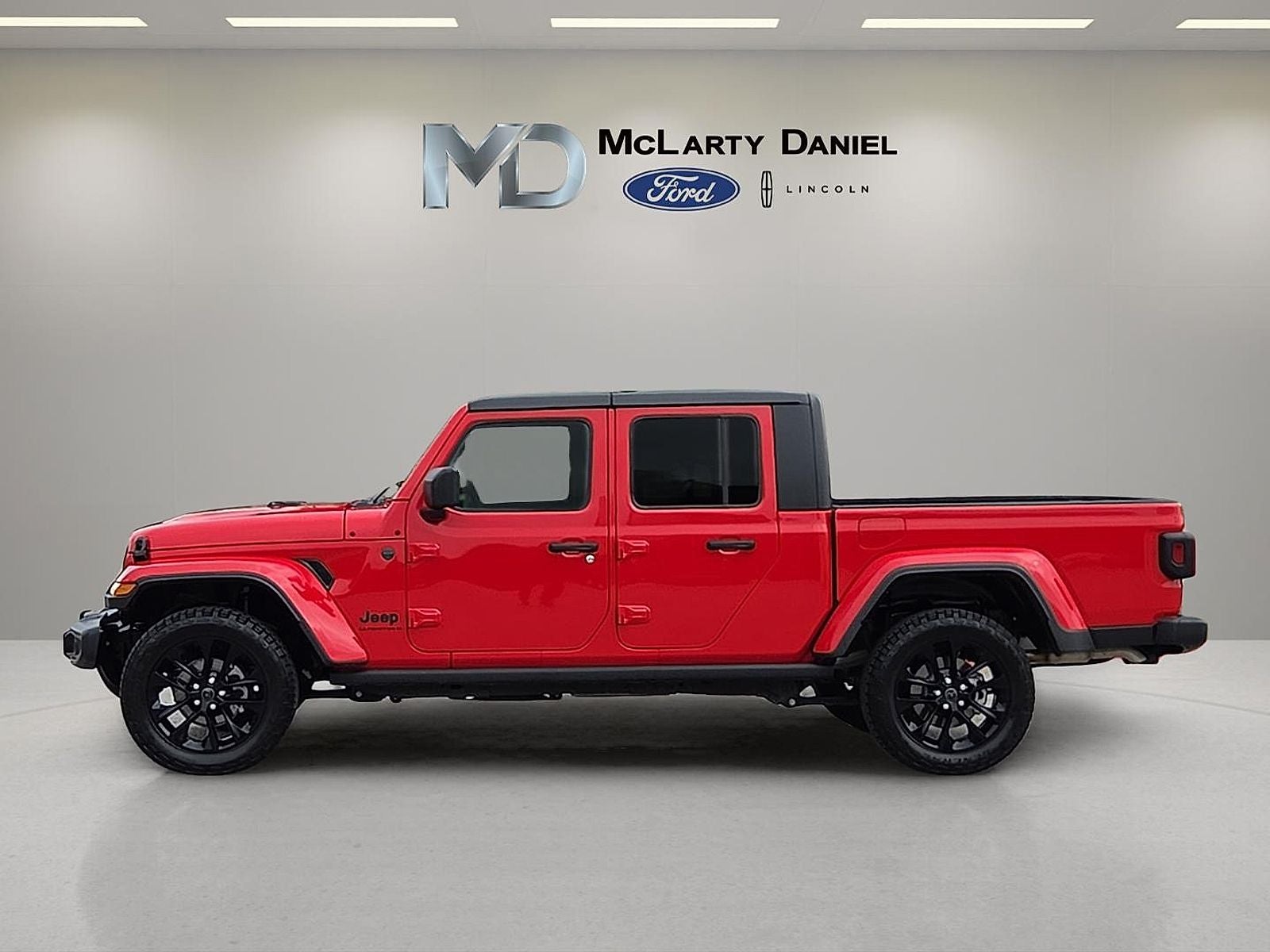 2025 Jeep Gladiator Nighthawk