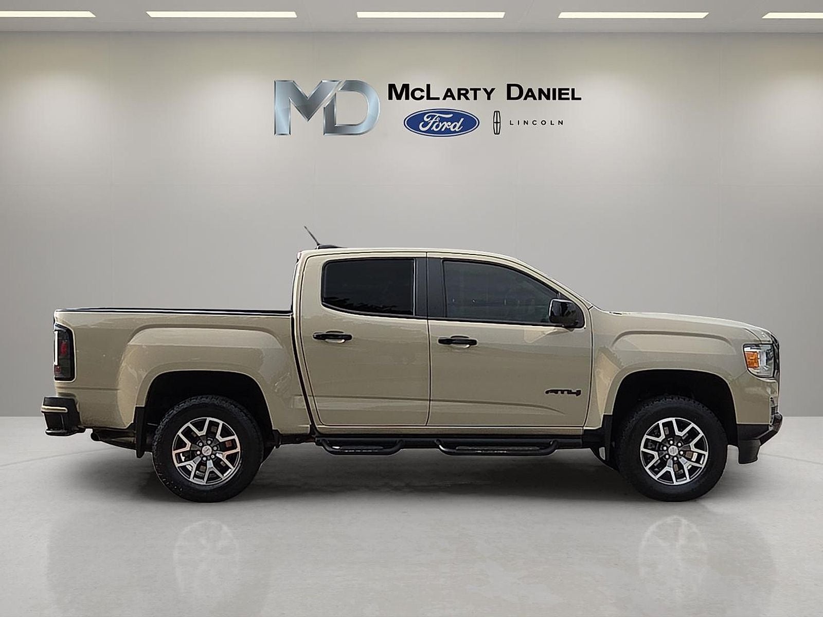2022 GMC Canyon AT4 w/Leather