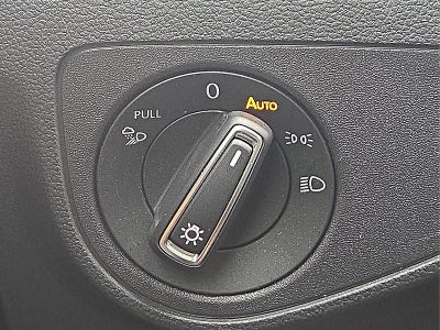 2022 Volkswagen Atlas Cross Sport 3.6L V6 SEL Premium R-Line