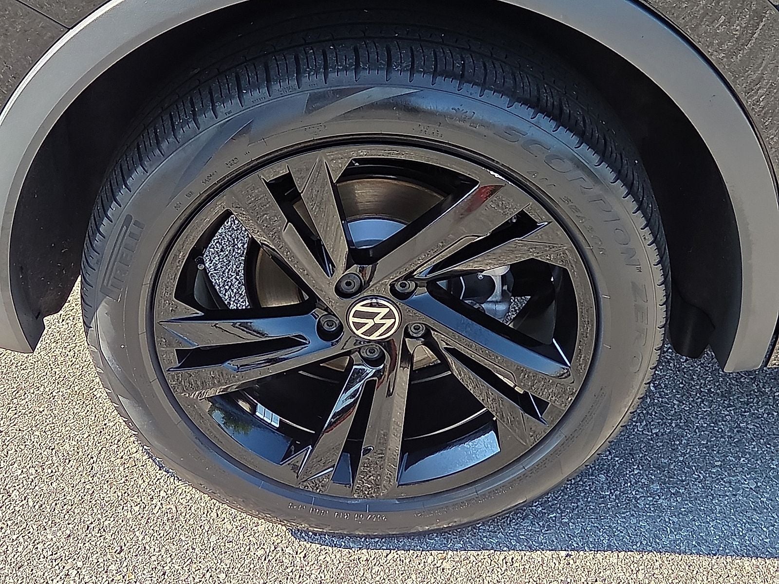 2023 Volkswagen Tiguan 2.0T SE R-Line Black