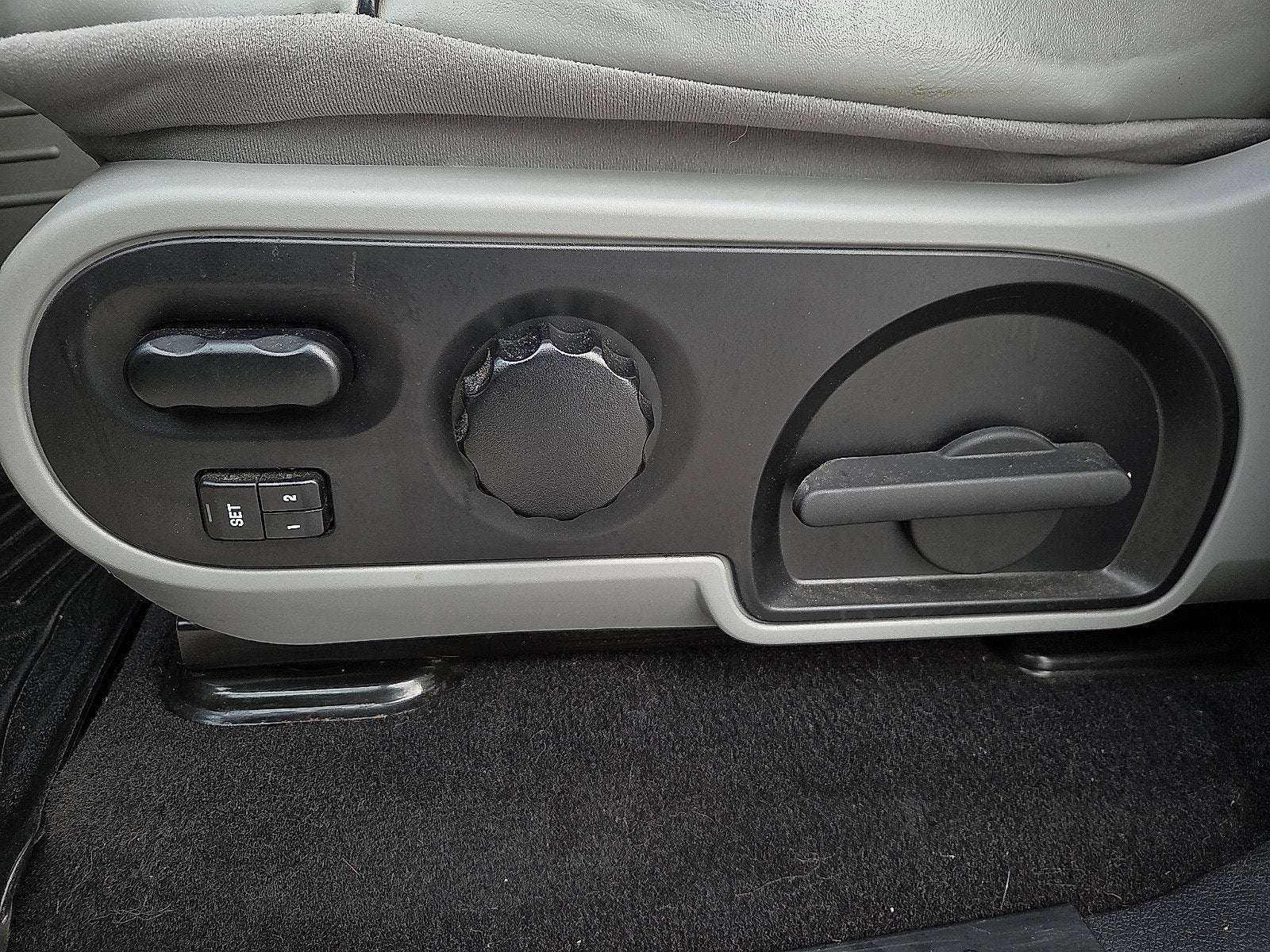 2008 Lincoln Mark LT Base
