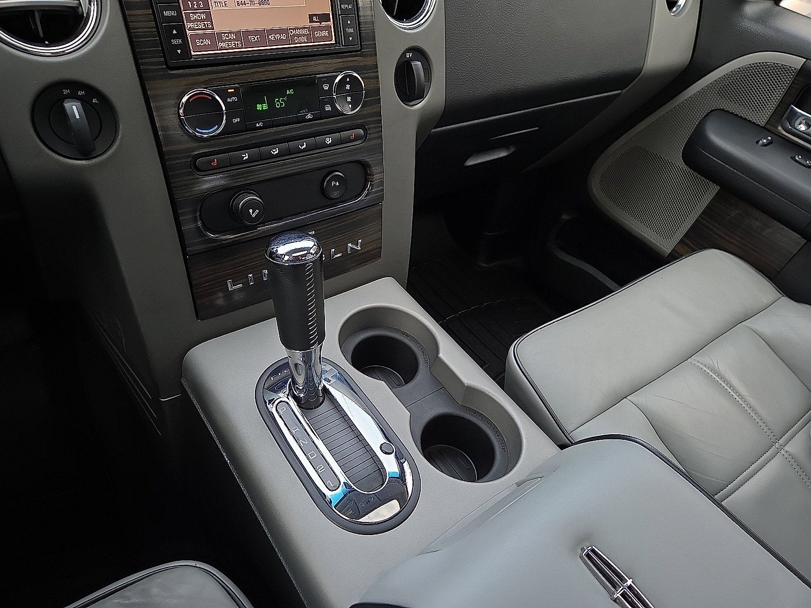 2008 Lincoln Mark LT Base
