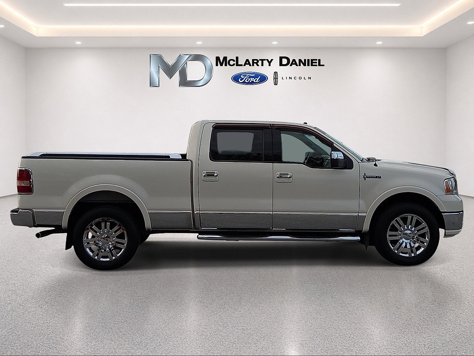 2008 Lincoln Mark LT Base