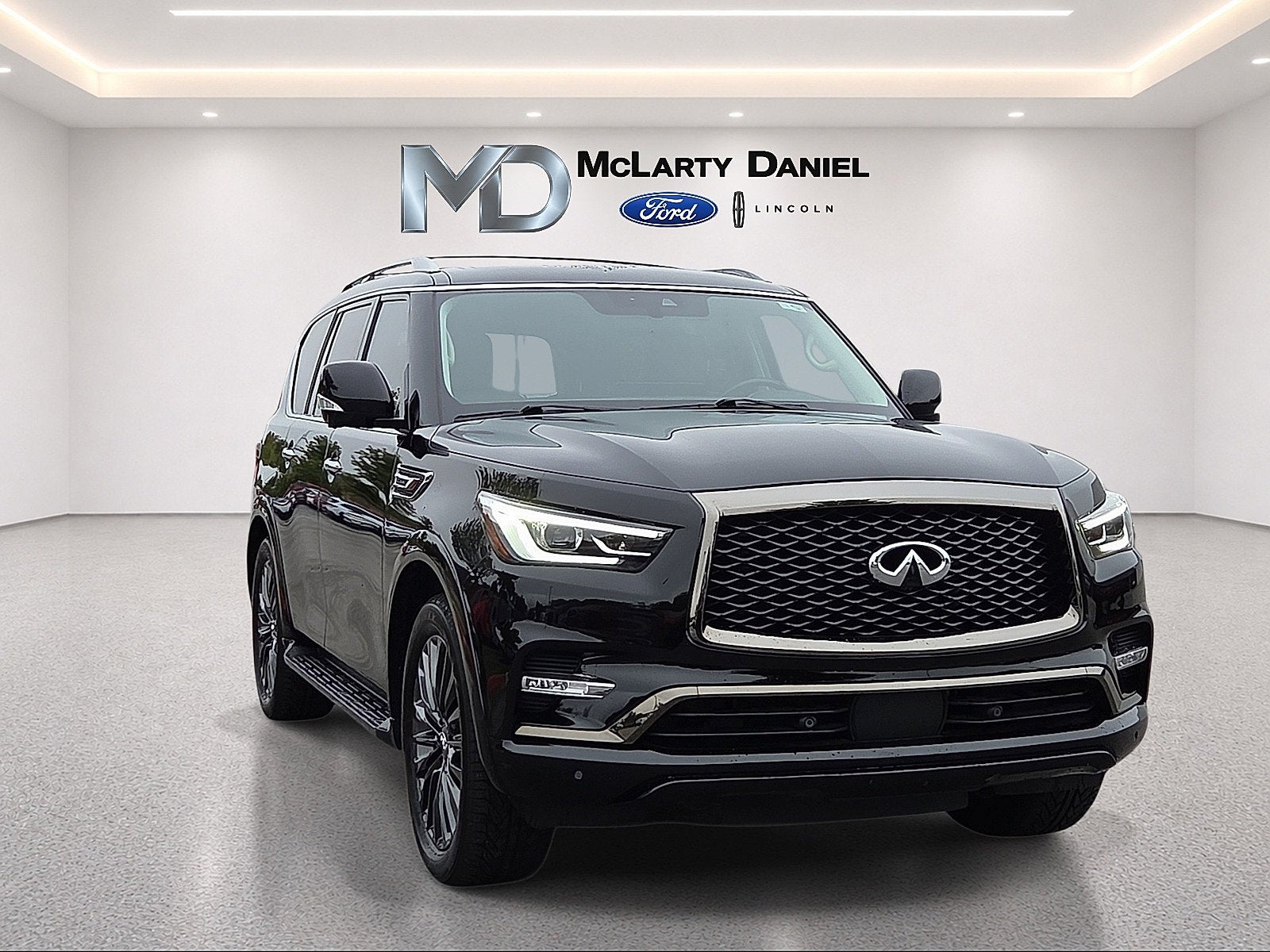 2022 INFINITI QX80 Premium Select