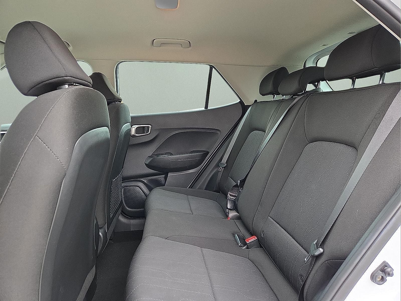 2025 Hyundai Venue SE