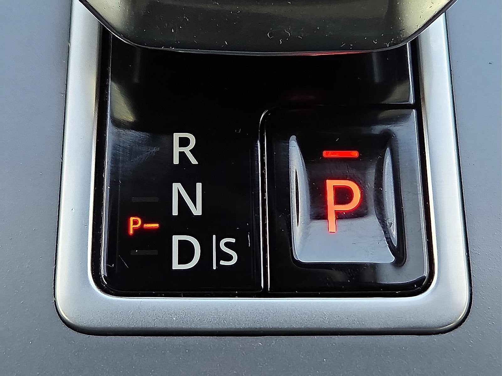 2024 Land Rover Range Rover Velar Dynamic SE