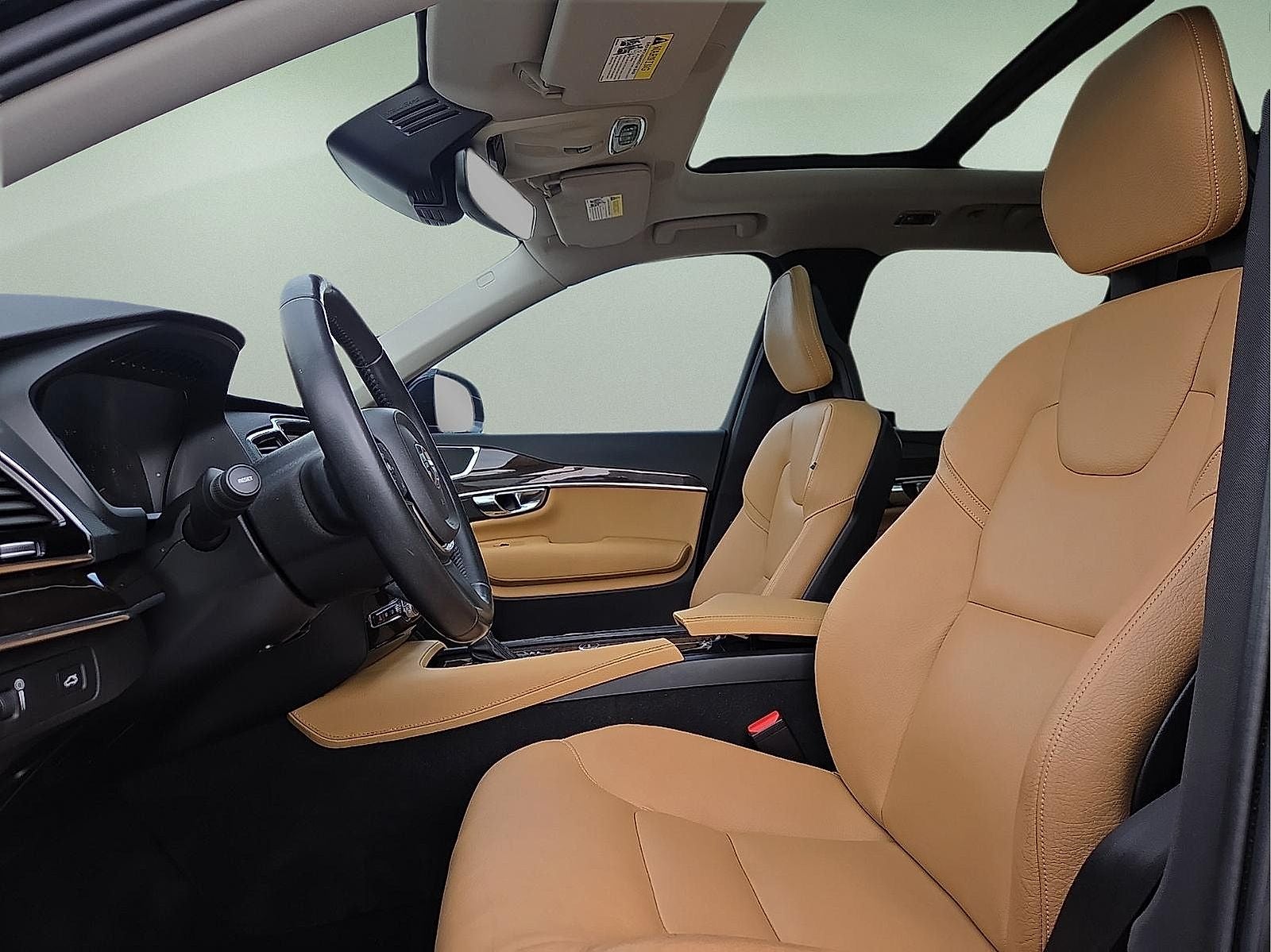 2016 Volvo XC90 T6 Momentum