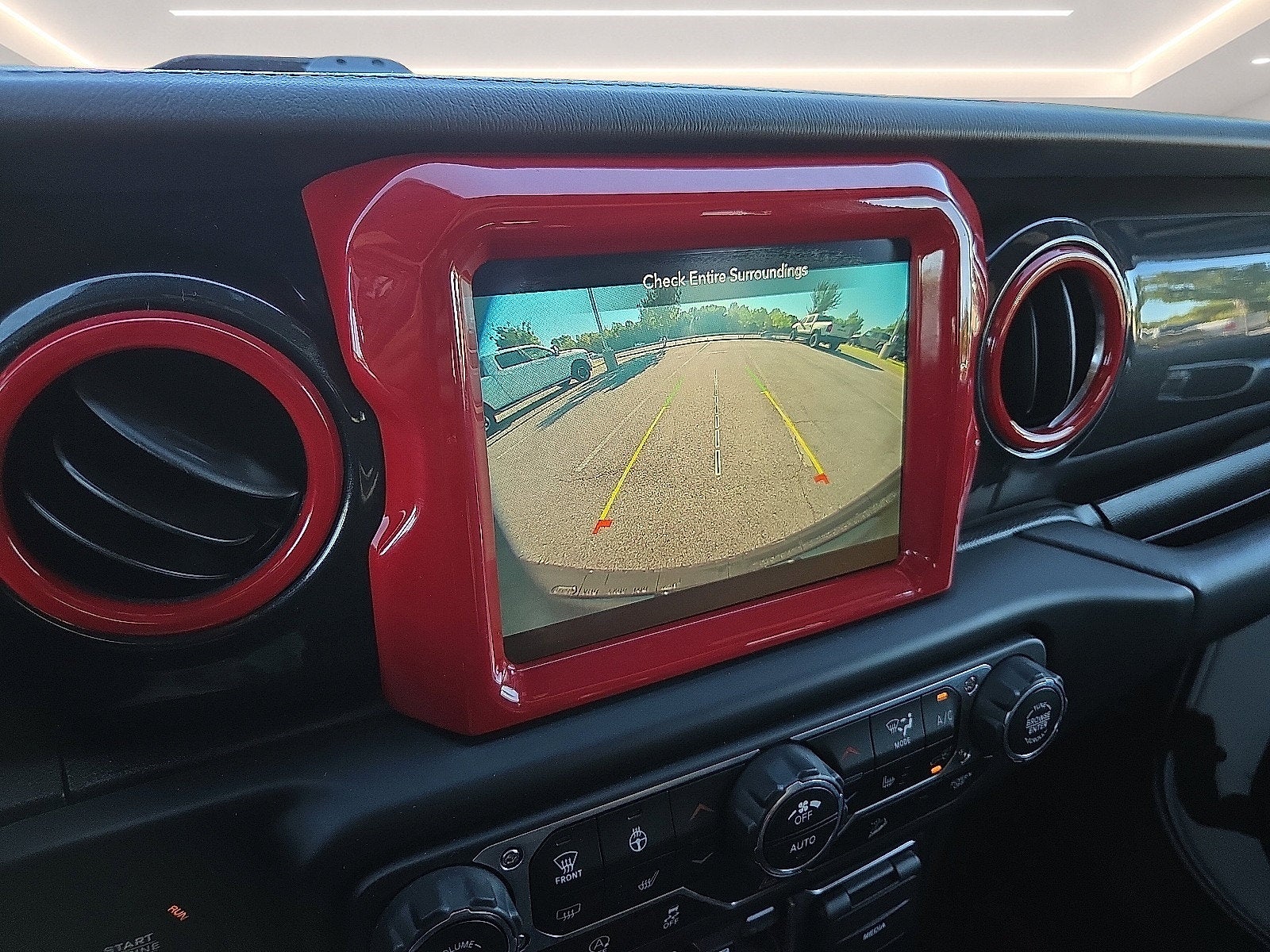 2020 Jeep Wrangler Unlimited Sahara Altitude