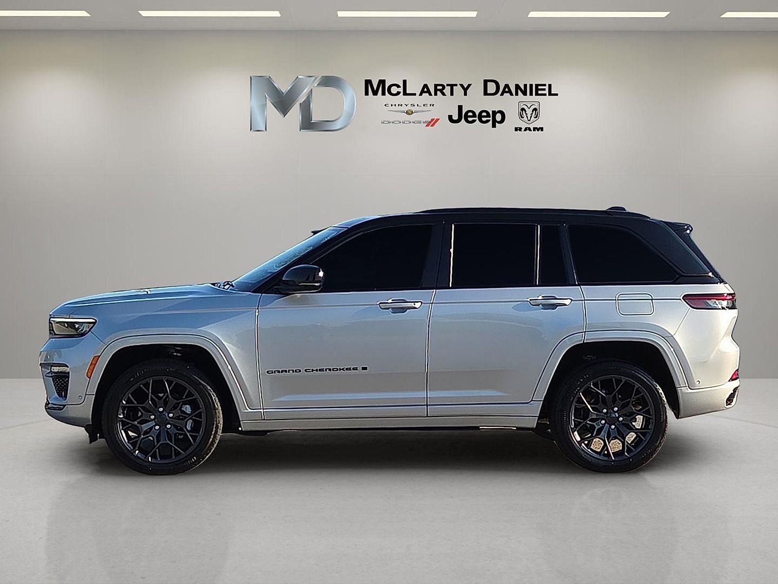 2025 Jeep Grand Cherokee Summit Reserve 4x4