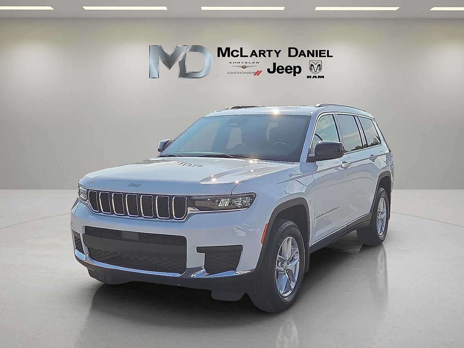 2025 Jeep Grand Cherokee L Laredo X 4x4