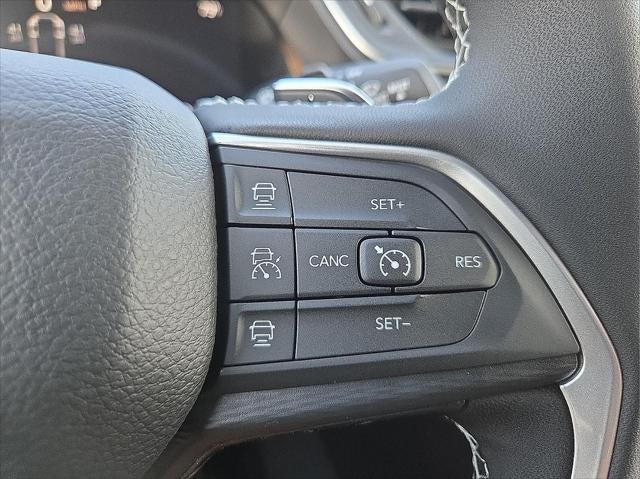 2025 Jeep Grand Cherokee L Laredo X 4x4