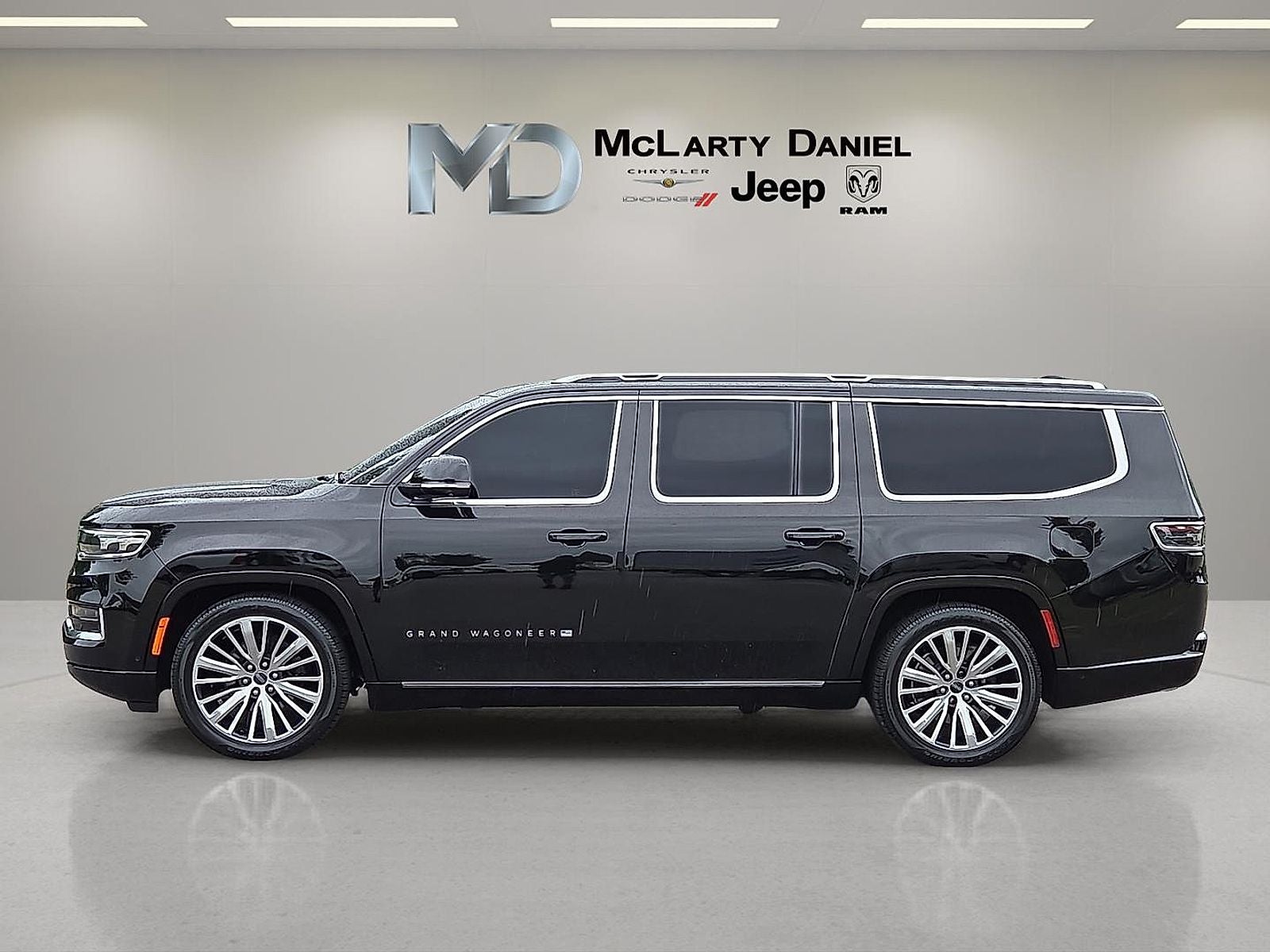 2023 Jeep Grand Wagoneer L Series III 4x4
