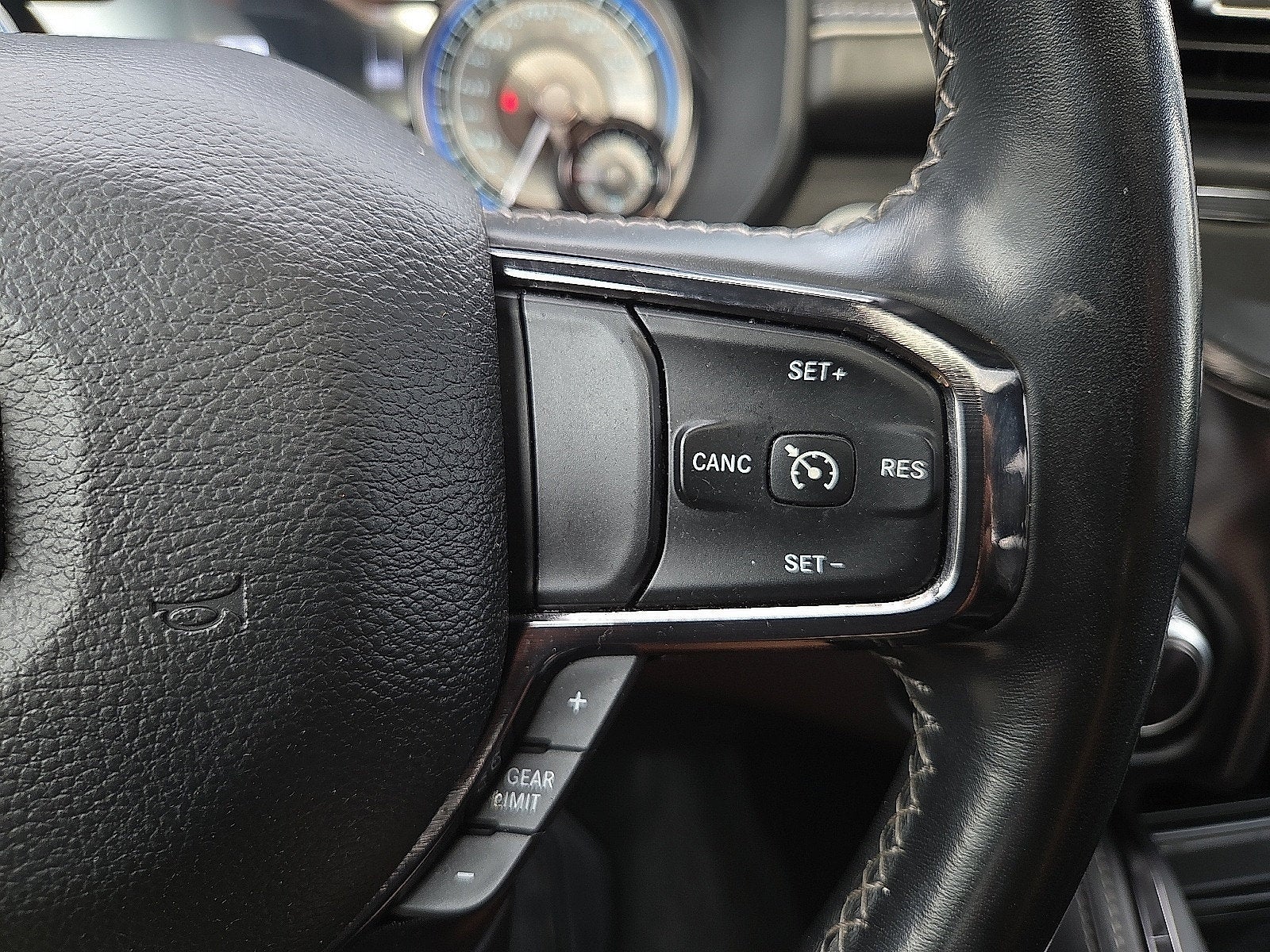 2022 RAM 1500 Limited Crew Cab 4x4 5'7' Box