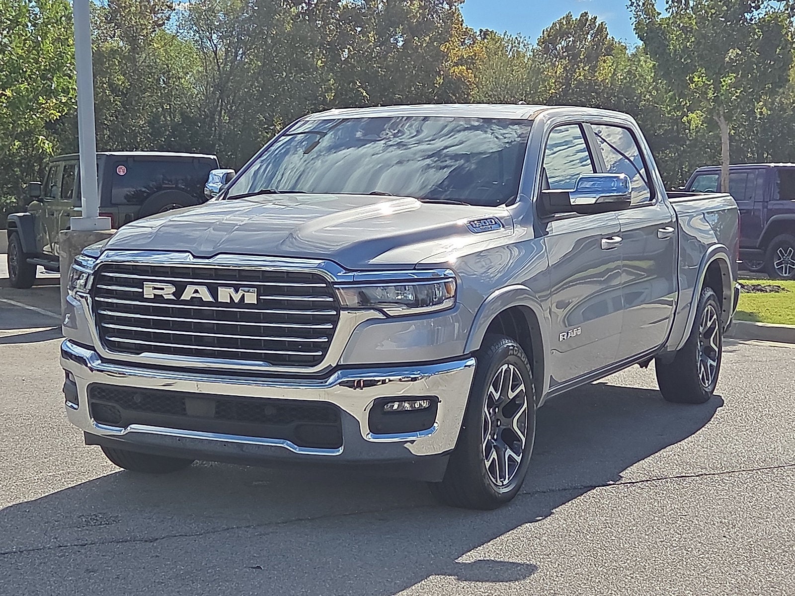 2025 RAM 1500 Laramie Crew Cab 4x4 5'7' Box
