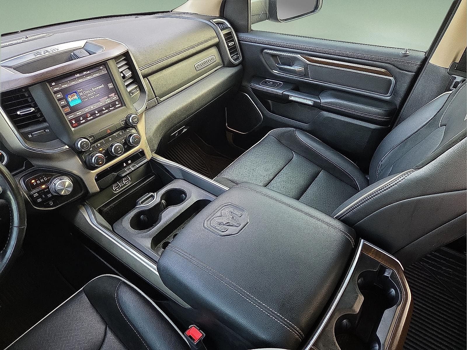 2021 RAM 1500 Laramie Crew Cab 4x4 5'7' Box