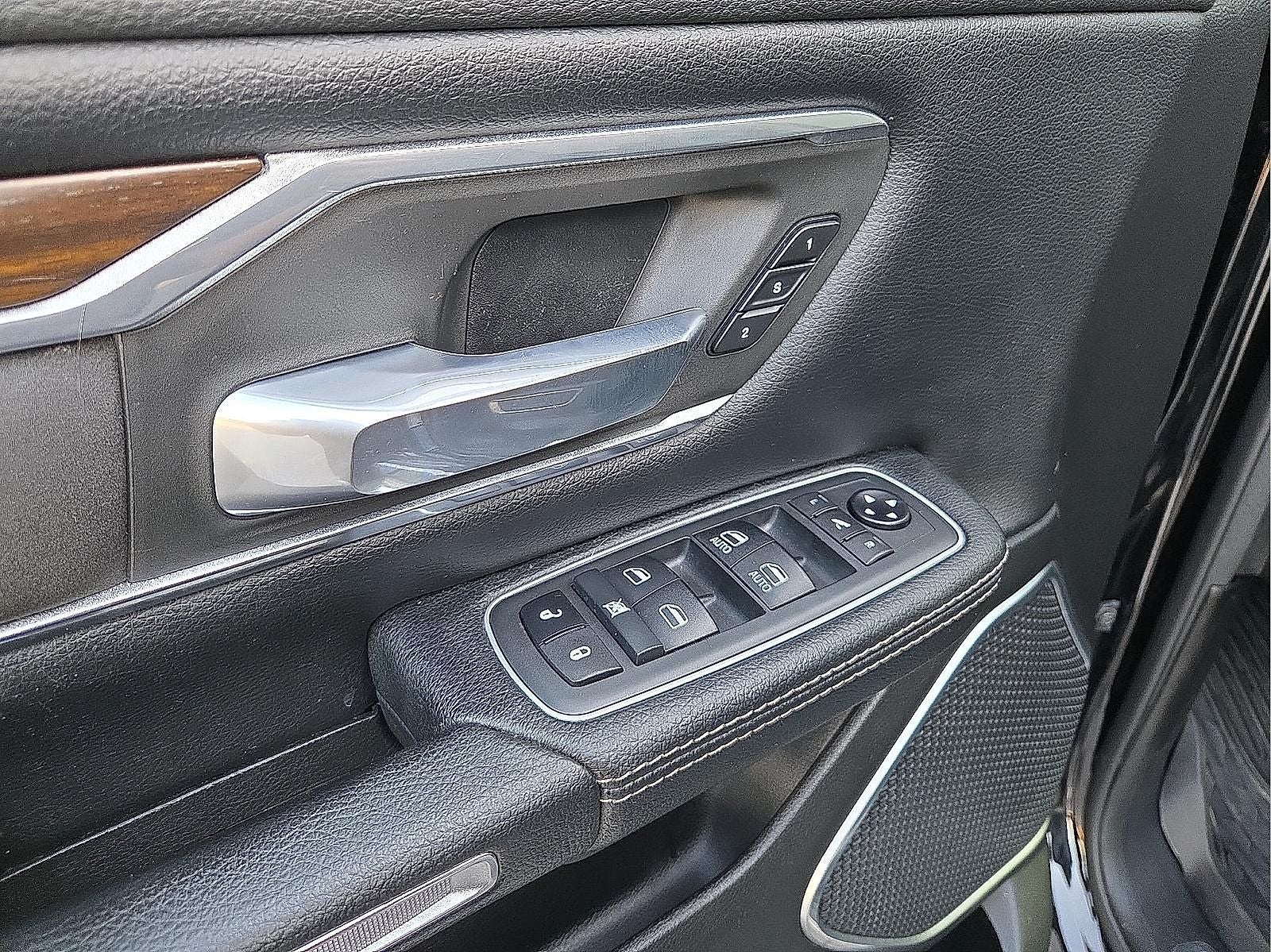 2021 RAM 1500 Laramie Crew Cab 4x4 5'7' Box