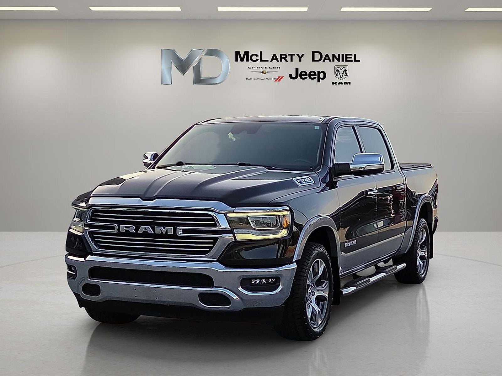 2021 RAM 1500 Laramie Crew Cab 4x4 5'7' Box