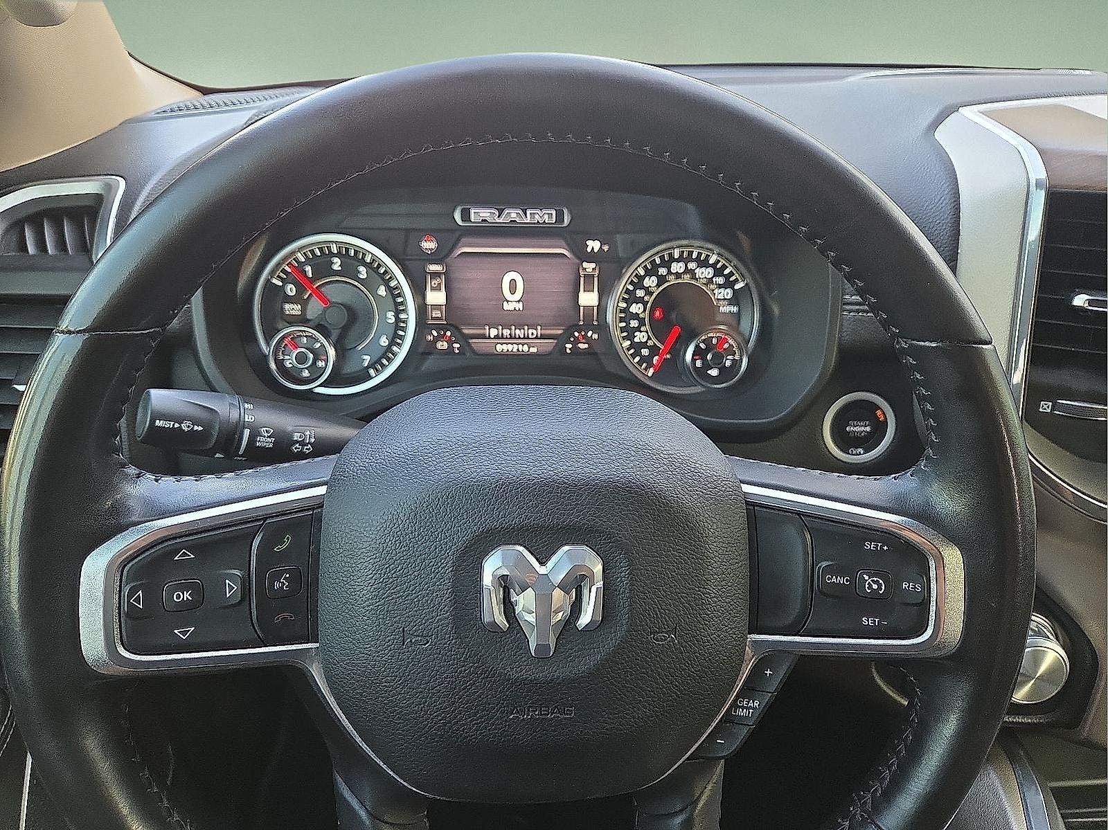 2021 RAM 1500 Laramie Crew Cab 4x4 5'7' Box