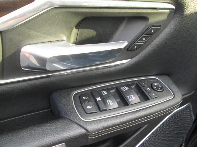 2021 RAM 1500 Laramie Crew Cab 4x4 5'7' Box