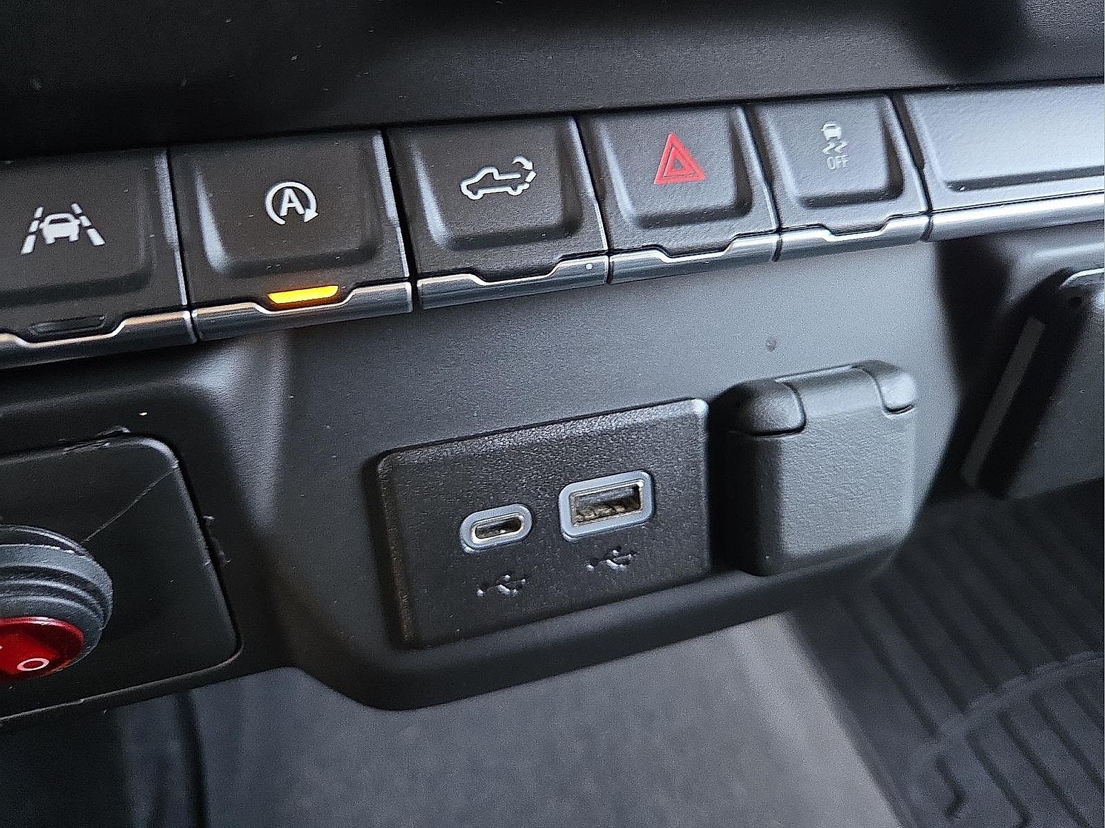 2022 Chevrolet Silverado 1500 4WD Crew Cab Short Bed Custom