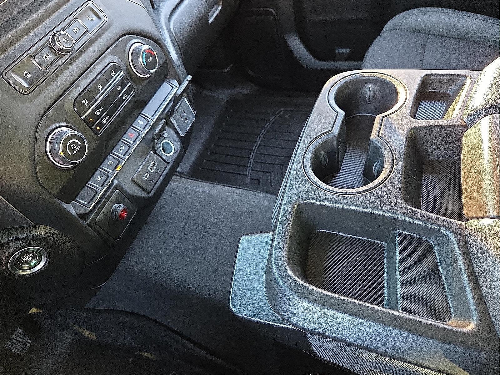 2022 Chevrolet Silverado 1500 4WD Crew Cab Short Bed Custom