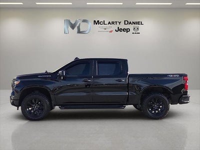 2022 Chevrolet Silverado 1500 4WD Crew Cab Short Bed Custom