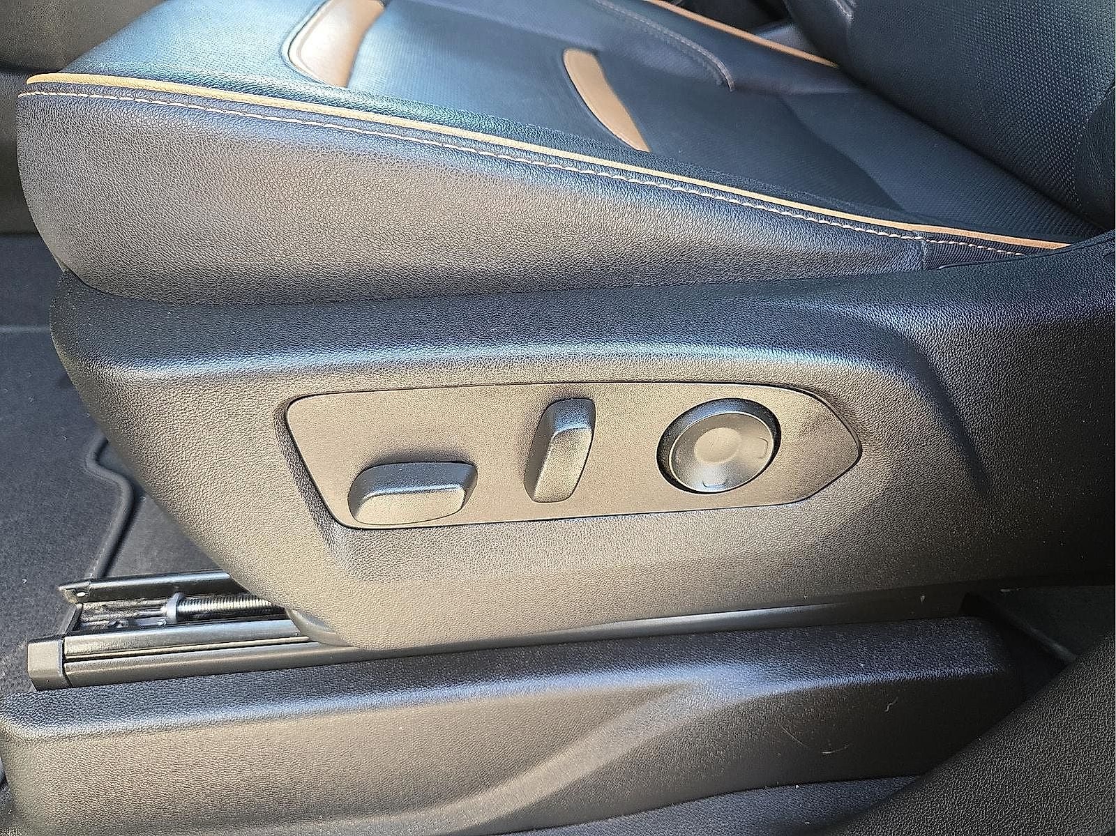 2023 GMC Yukon XL 4WD AT4